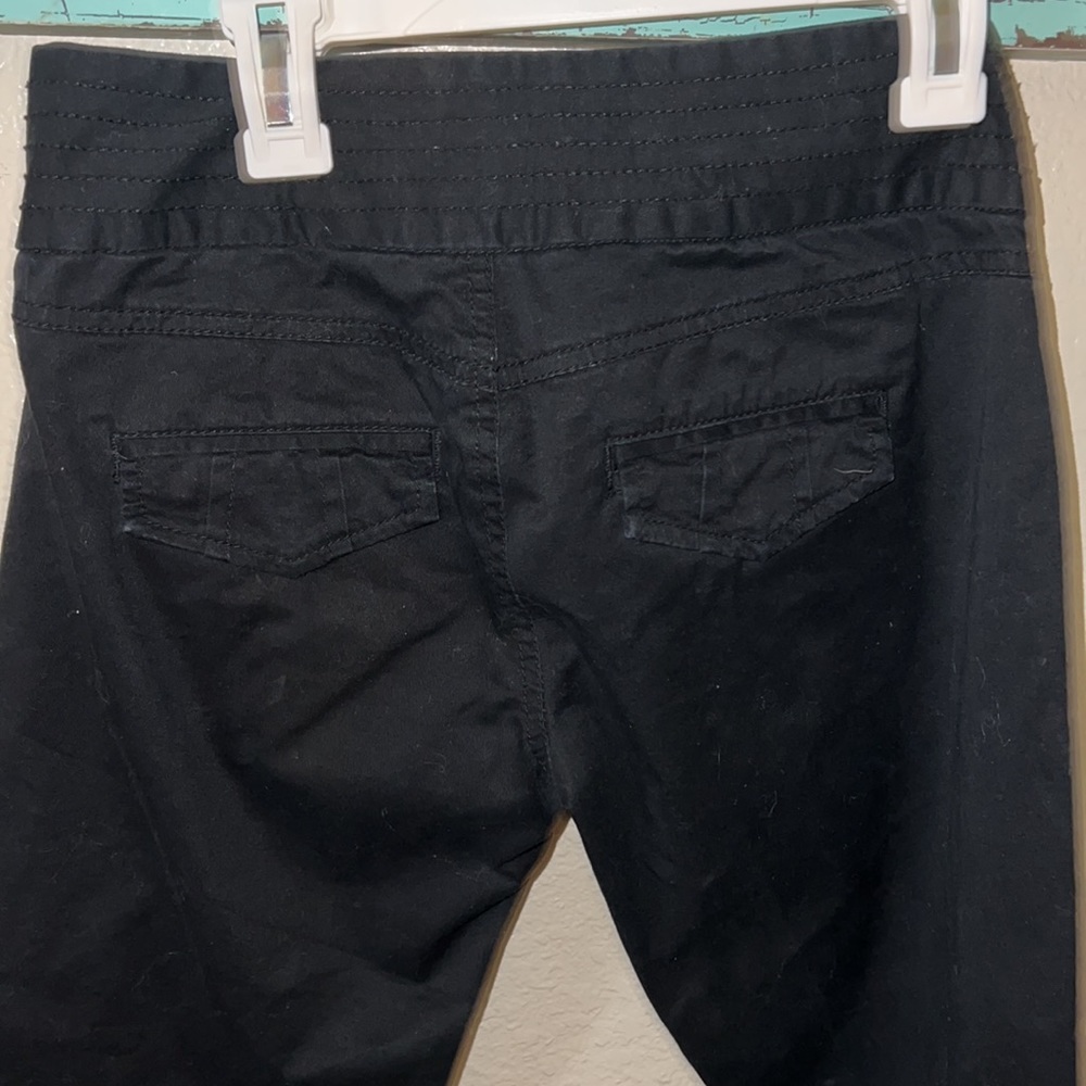 Guess Capris - Picture 2 of 4